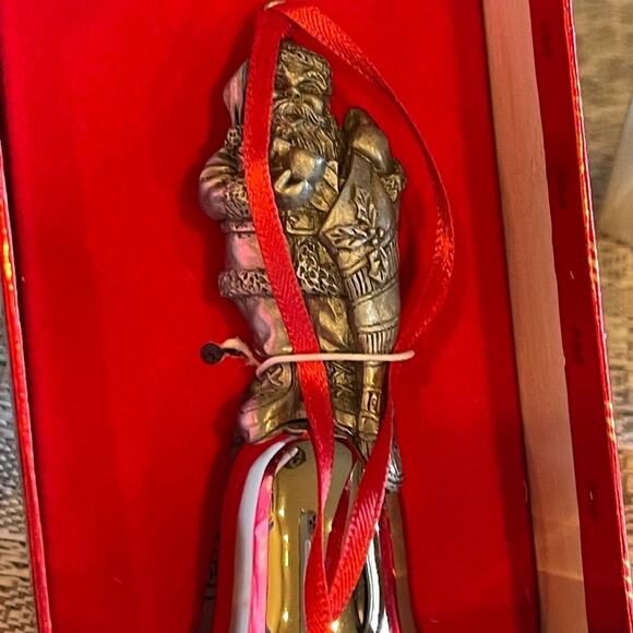 Wallace Silversmiths pewter christmas ornament Santa with stocking mini bell - Picture 4 of 8